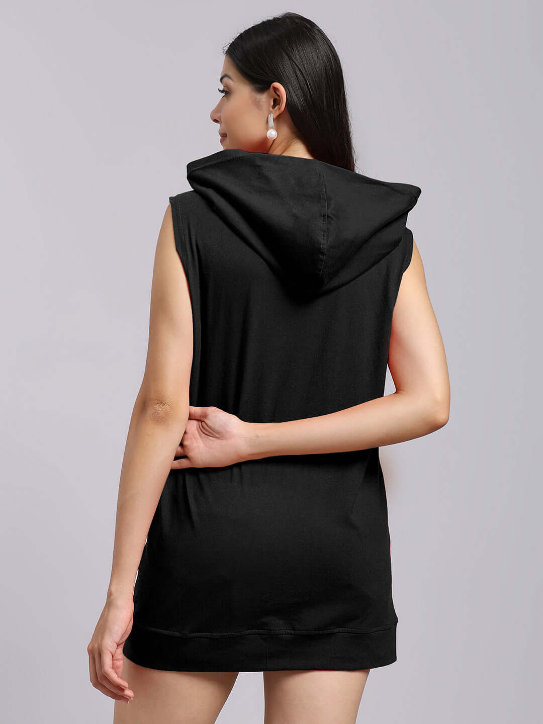 Back view of WOMEN'S LIVE FIT GYM HOODED T-SHIRT BLACK showing hood and sleeveless design.
