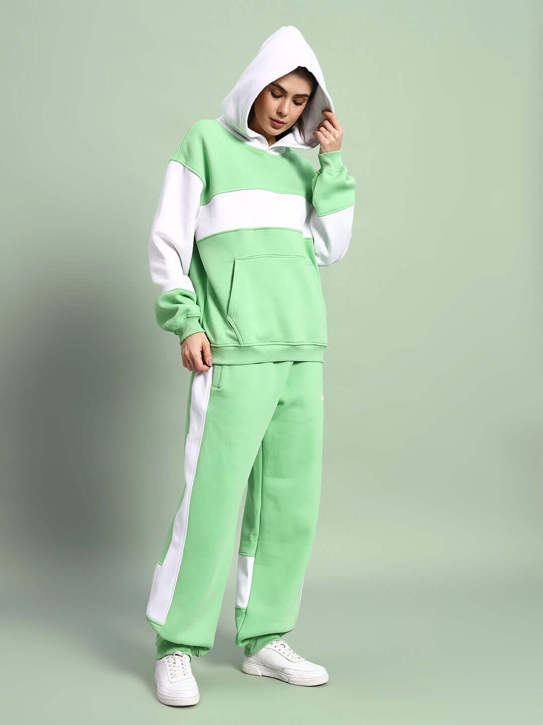 WOMEN MINTED BLISS FLEECE COLORBLOCK CO-ORD GREEN WHITE streetwear set with hoodie and joggers, comfortable and stylish.