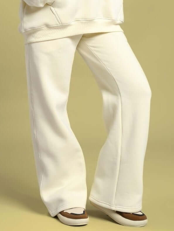 WOMEN'S OCEAN BUDDIES JOGGER OFF-WHITE featuring playful sea life design, perfect for casual outings and lounging in comfort.