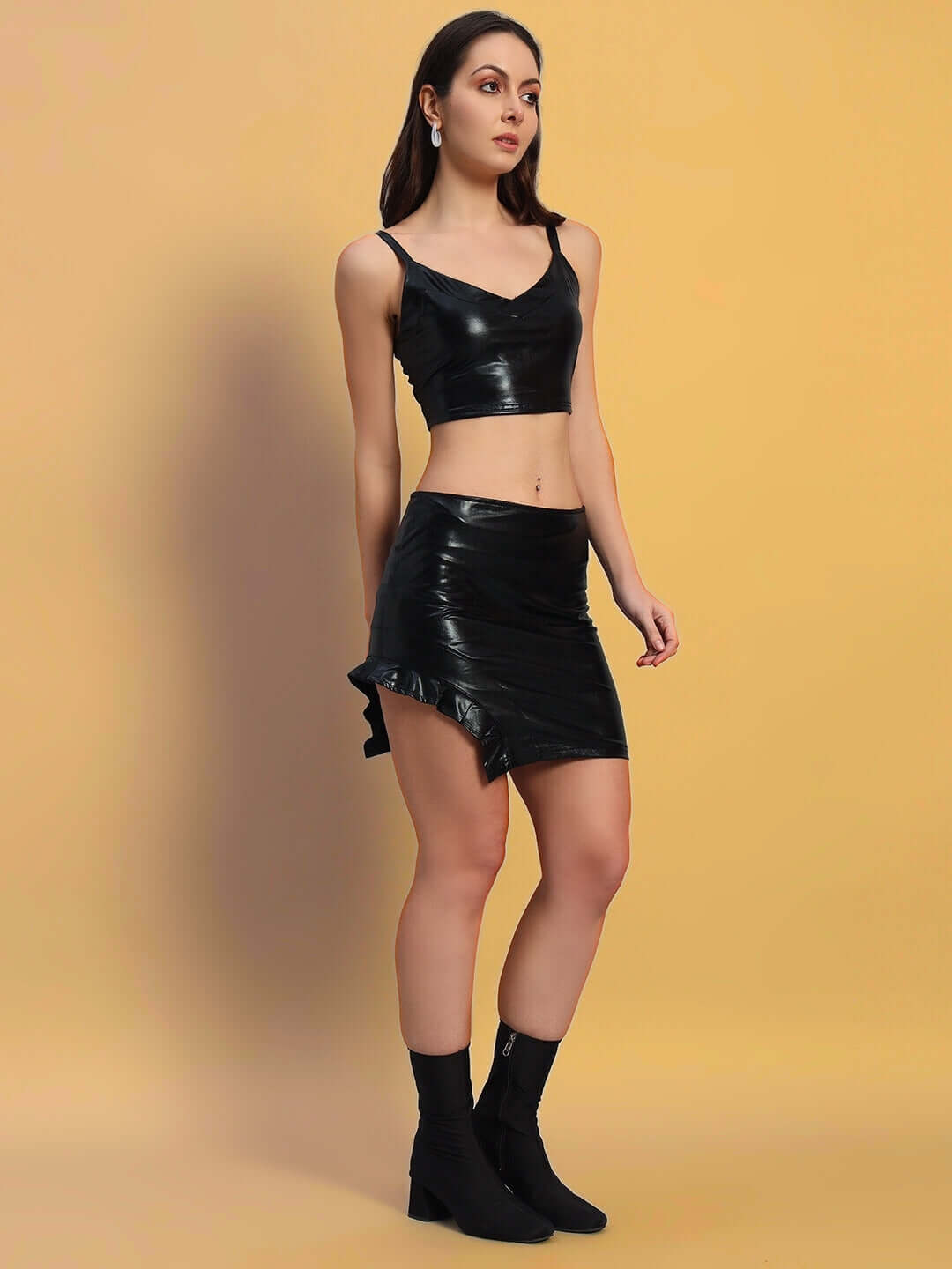 Model wearing WOMEN'S SAVOUR CO-ORD SET BLACK with a chic minimalistic design, perfect for trendsetters. Tailored fit and flattering silhouette.