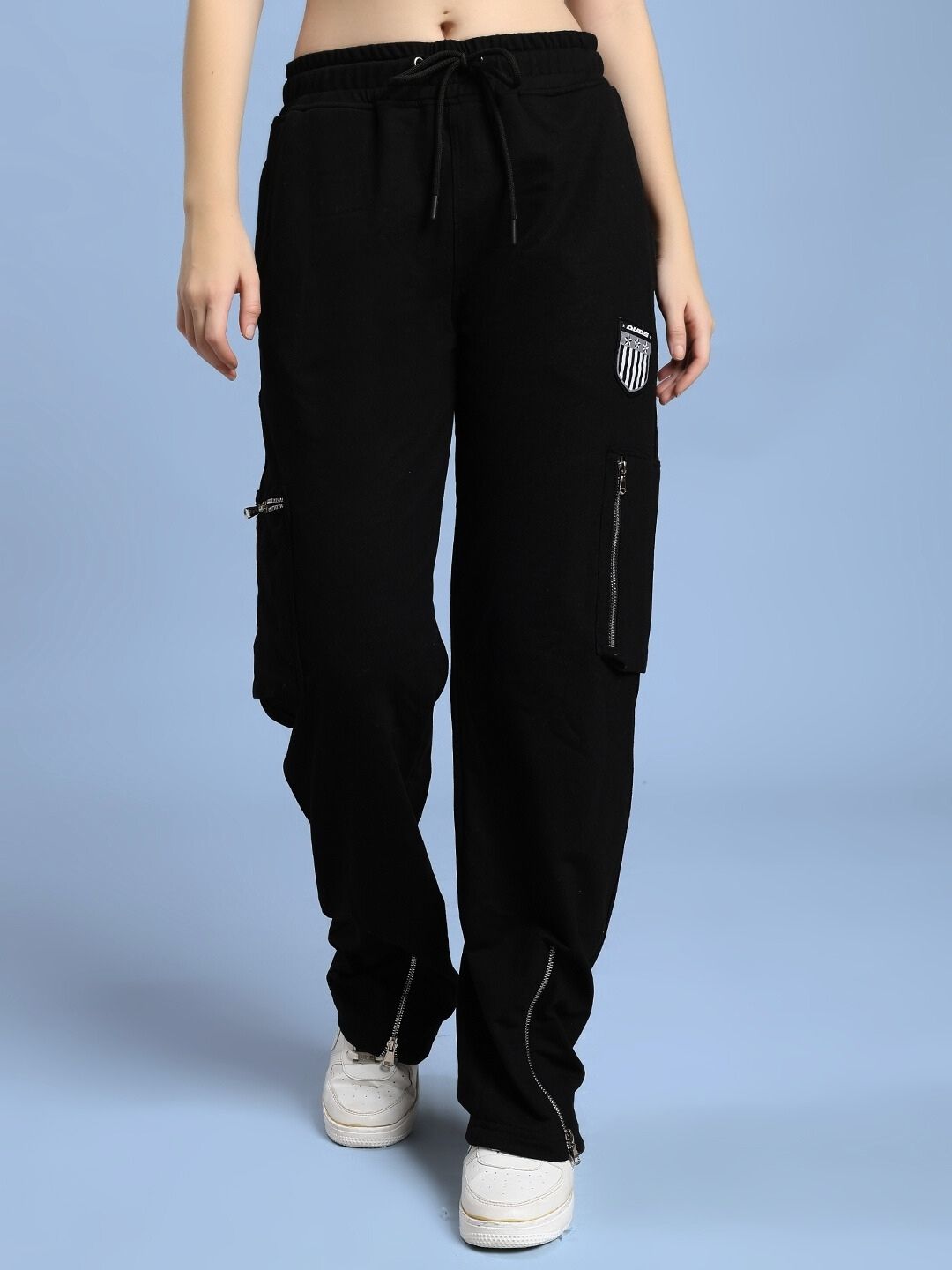WOMEN'S ZIP TECH PREMIUM CARGO BLACK pants showcased on model