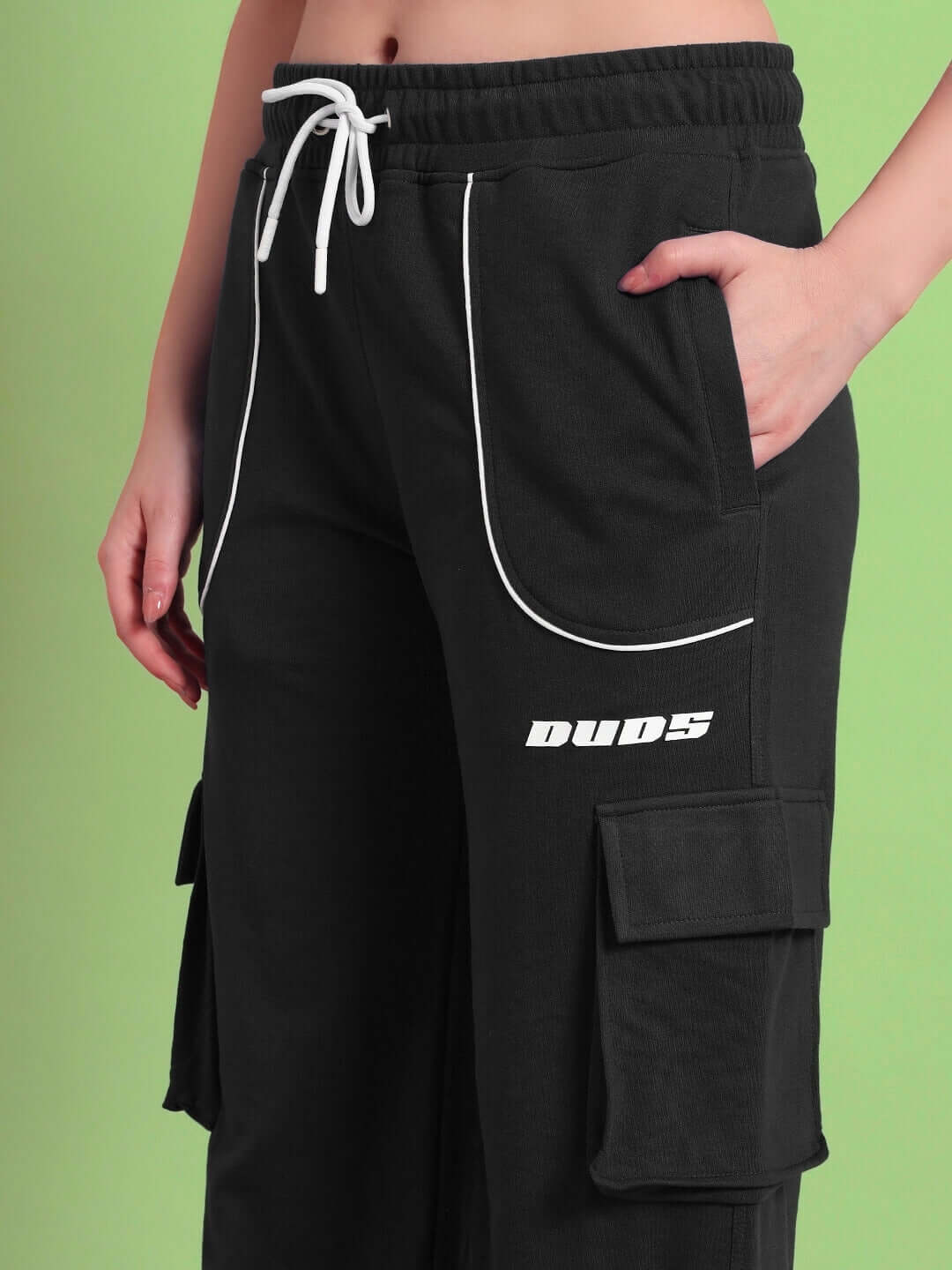 WOMENS DEVENO RELAXED-FIT JOGGERS BLACK with stylish pocket design and drawstring waistband.