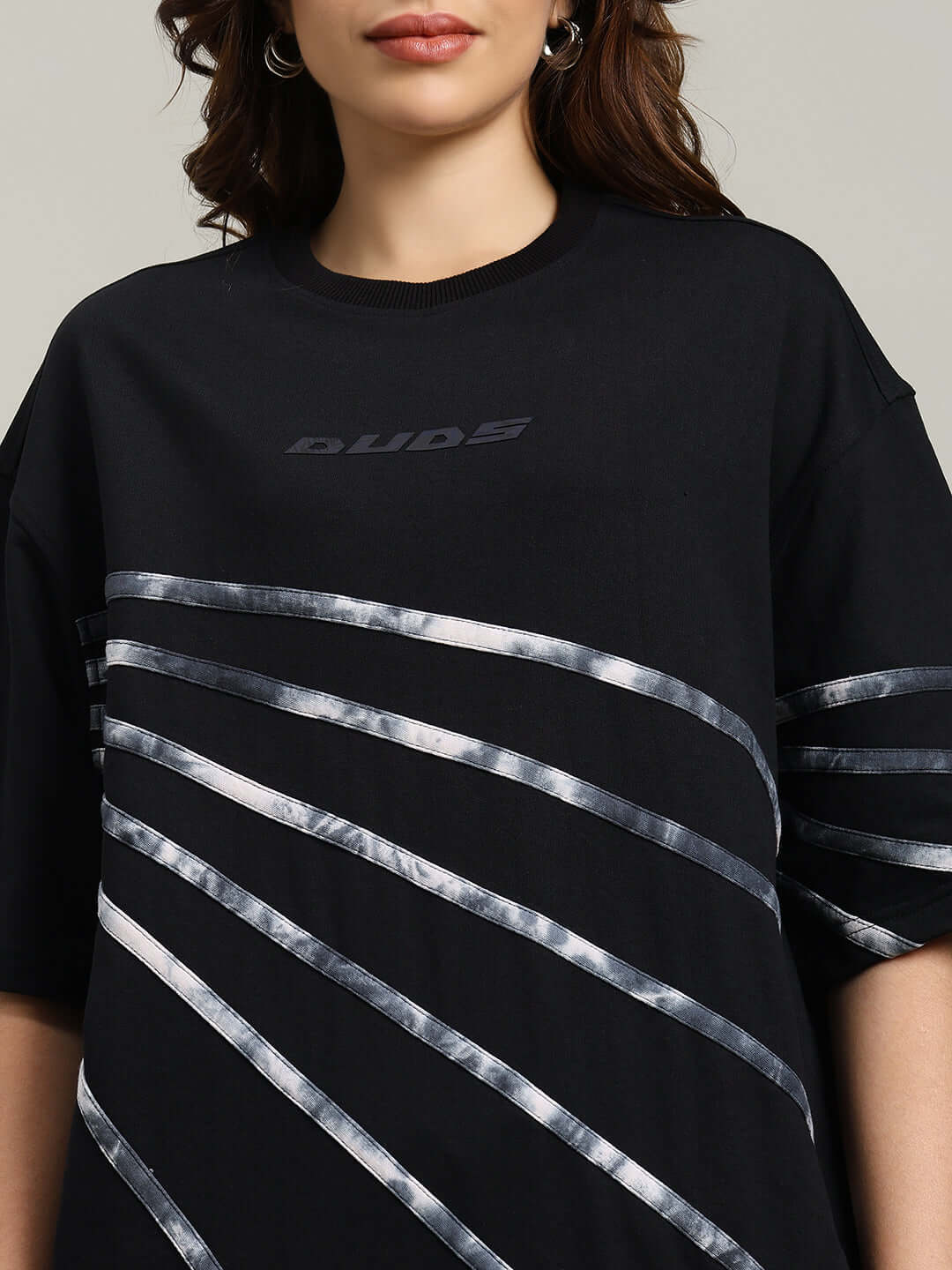 WOMEN'S FLICKER DESIGNER OVERSIZED T-SHIRT BLACK with premium cotton fabric and stylish stripe design.