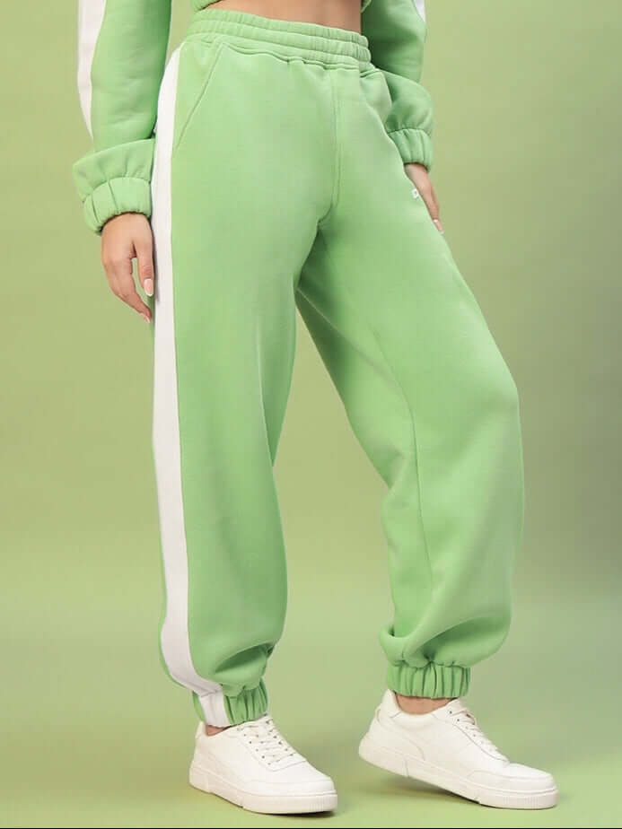 WOMEN RIZZLER FLEECE COLORBLOCK JOGGER GREEN showing stylish design and cozy fabric
