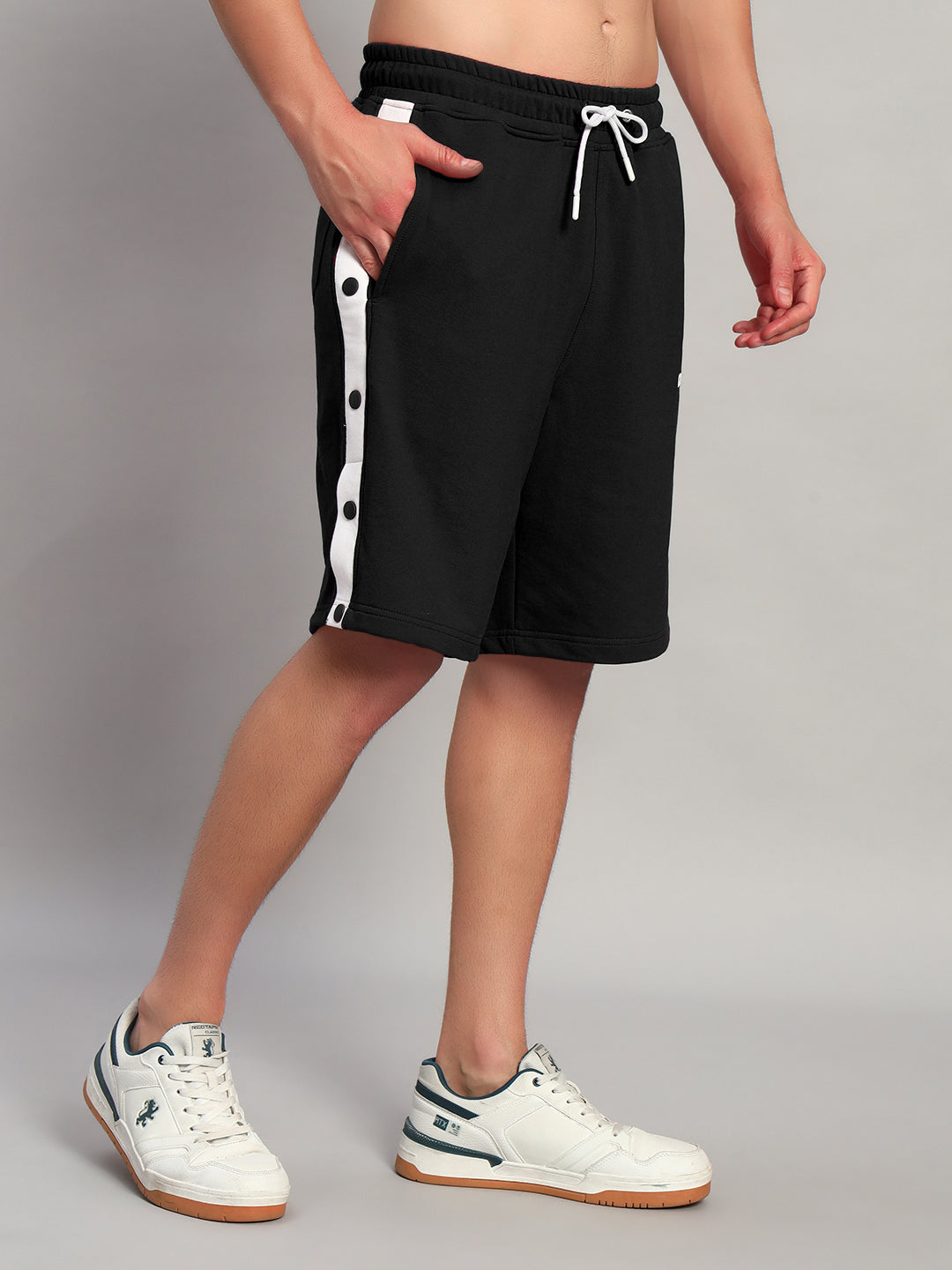 EZEL REGULAR FIT SHORTS (BLACK)