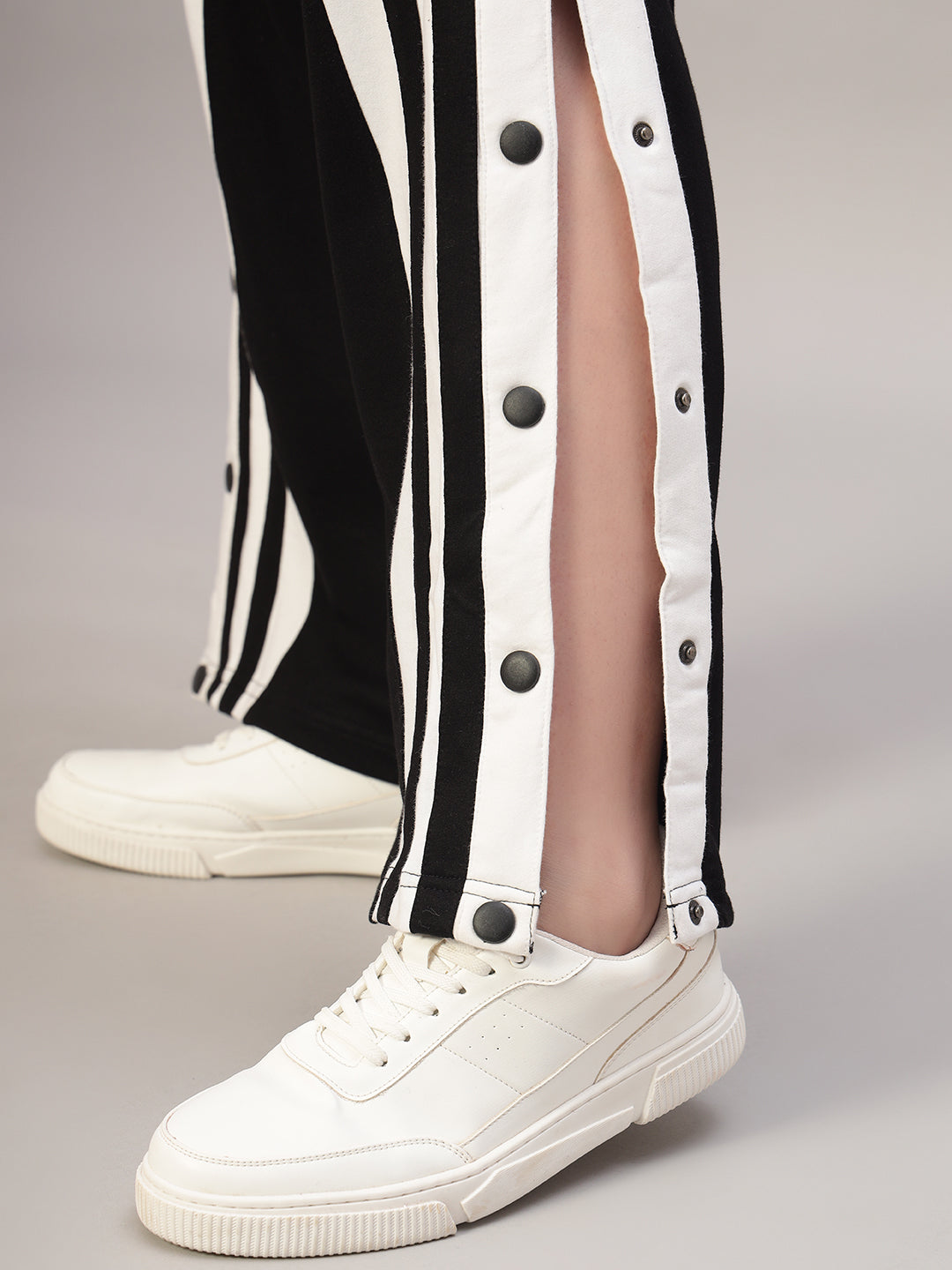 WOMEN'S DANCER JOGGERS (BLACK-WHITE)