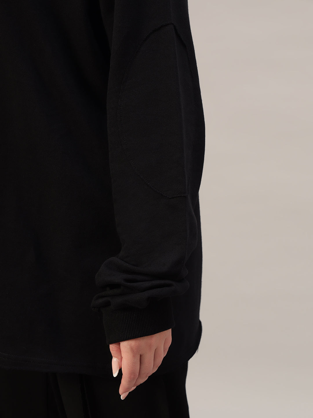 WOMEN'S LAMINA OVERSIZED SWEATSHIRT (BLACK)