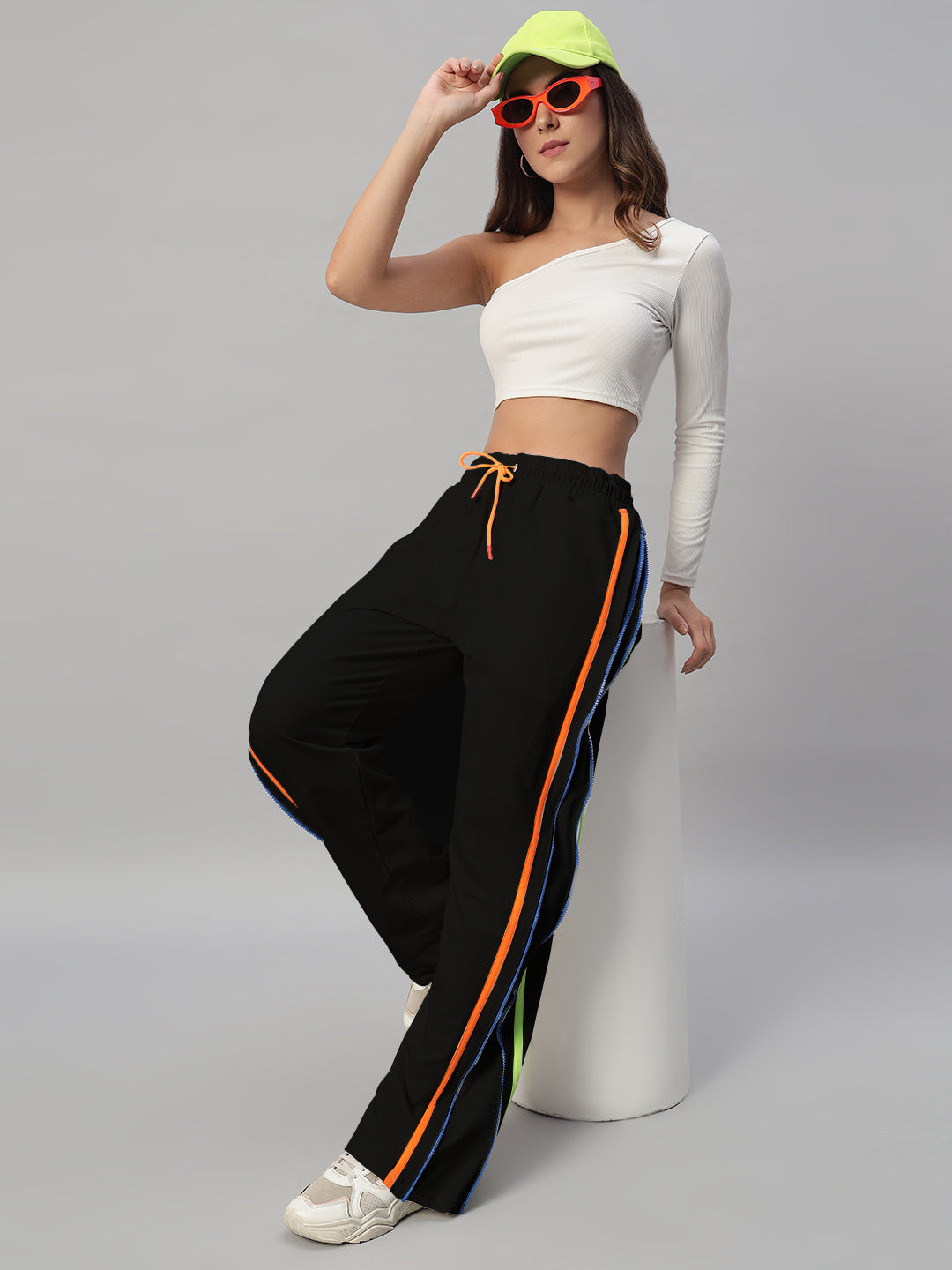 WOMEN'S IMPERIAL SIDE ZIPPER JOGGERS (BLACK)
