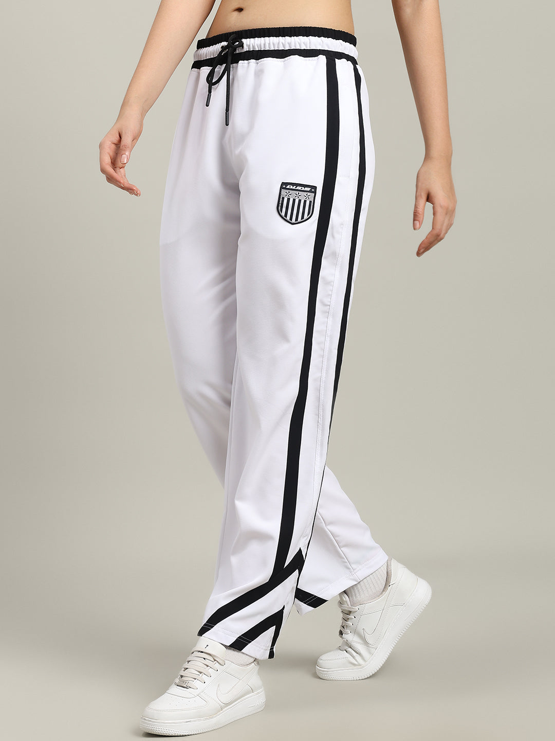WOMEN'S CARMINE RELAXED FIT JOGGER (WHITE)
