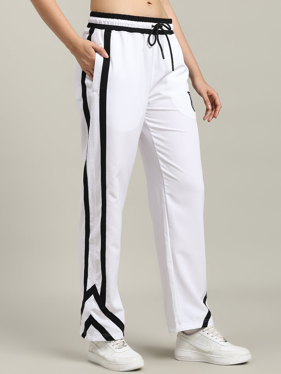 WOMEN'S CARMINE RELAXED FIT JOGGER (WHITE)