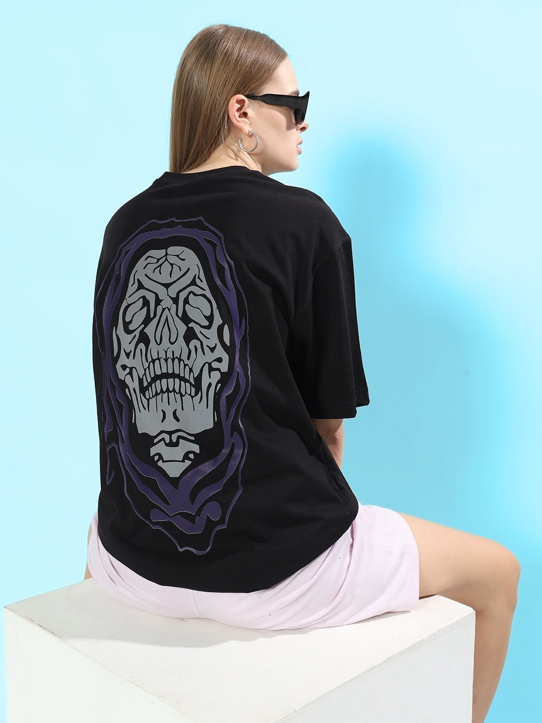 WOMEN'S POISON SKULL REFLECTOR OVER-SIZED T-SHIRT (BLACK)
