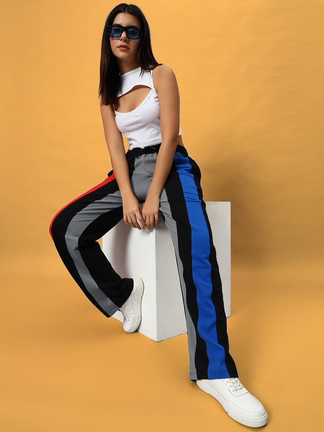 WOMEN'S SCALE RELAXED FIT JOGGERS (MULTI)