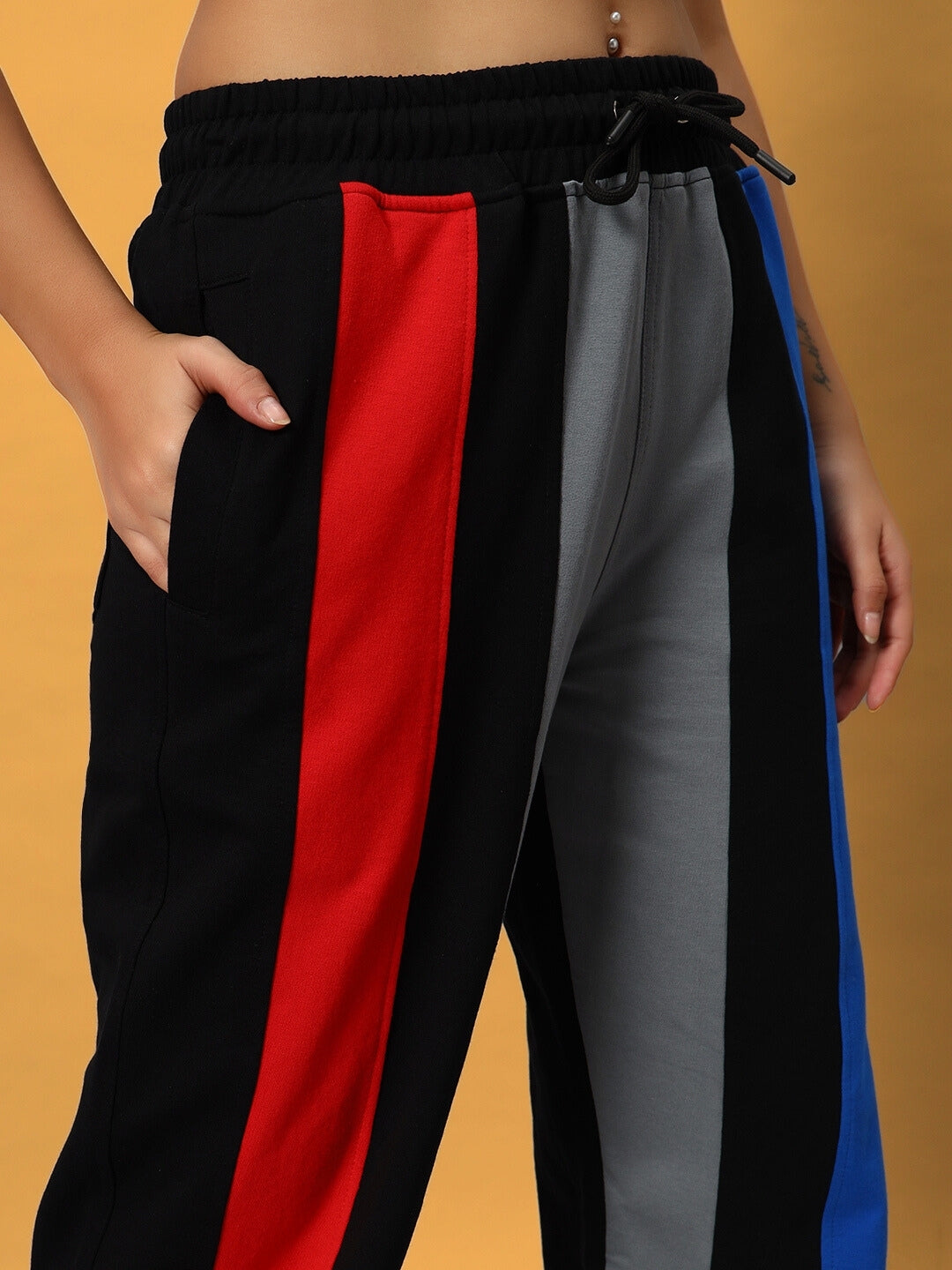 WOMEN'S SCALE RELAXED FIT JOGGERS (MULTI)