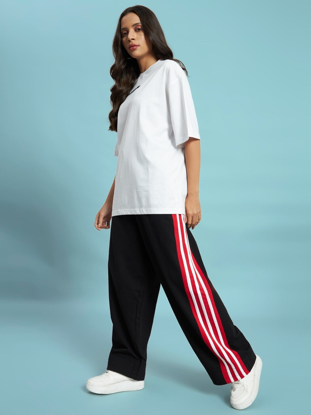 WOMEN'S MILANO RELAXED-FIT JOGGERS (BLACK-RED)