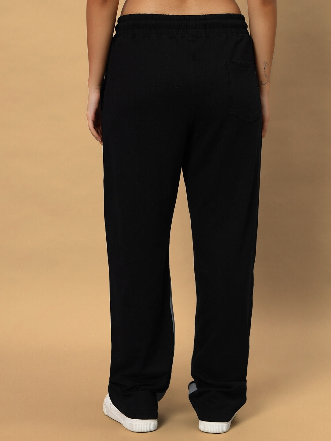 WOMEN'S SCALE RELAXED FIT JOGGERS (MULTI)