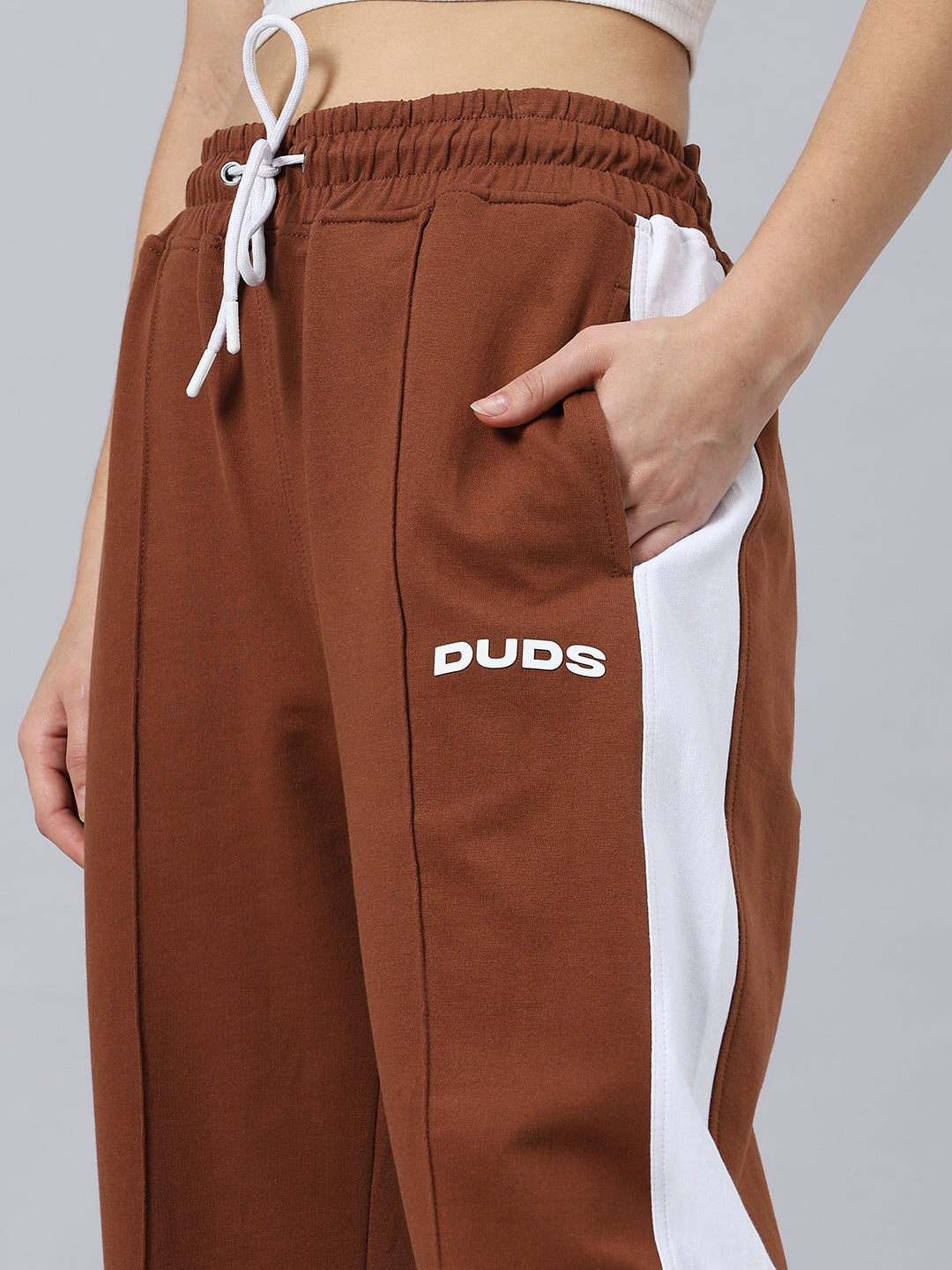 WOMEN'S WONDER SLIT ZIPPER JOGGERS (BROWN)
