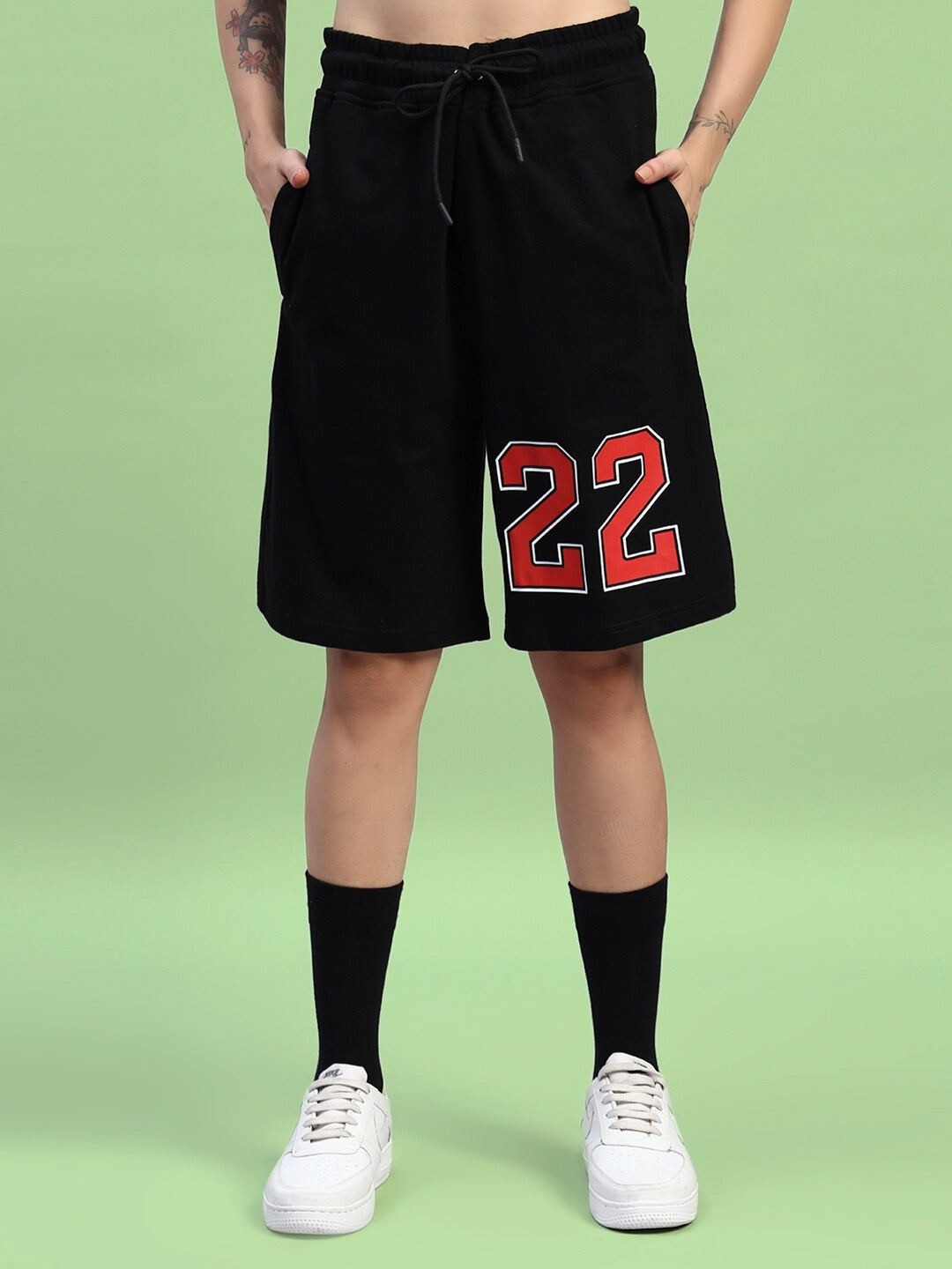WOMEN'S AMIGA REGULAR FIT SHORTS (BLACK)