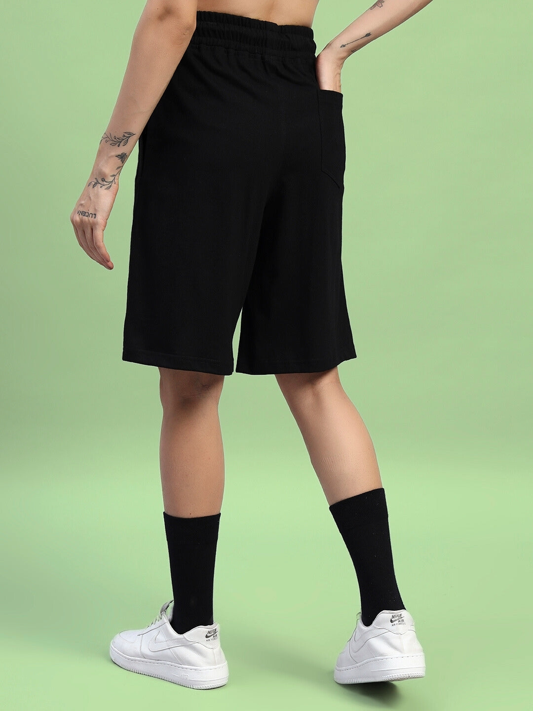 WOMEN'S AMIGA REGULAR FIT SHORTS (BLACK)