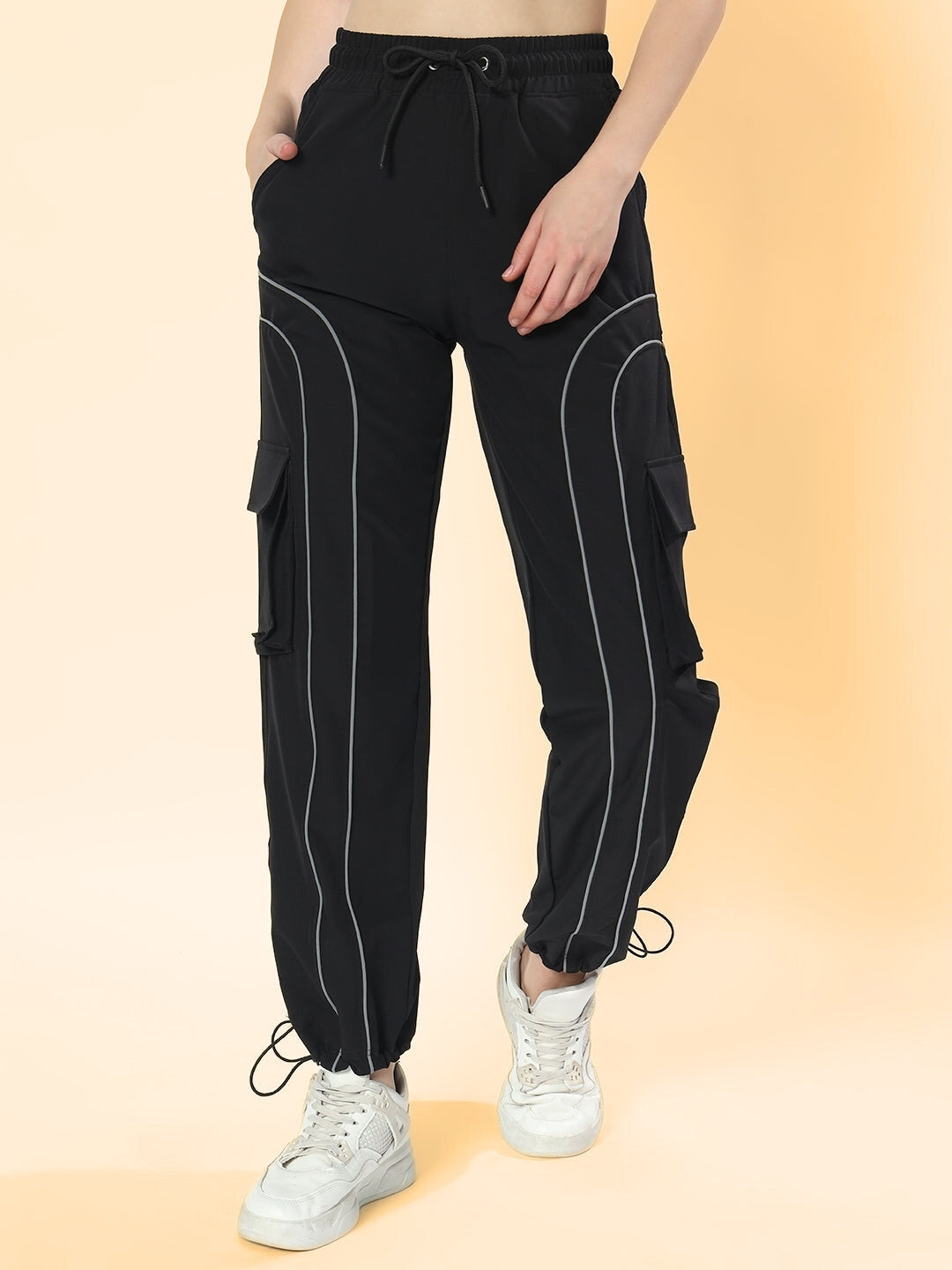 Women's Ray Reflector Parachute Cargo Pants (Black)