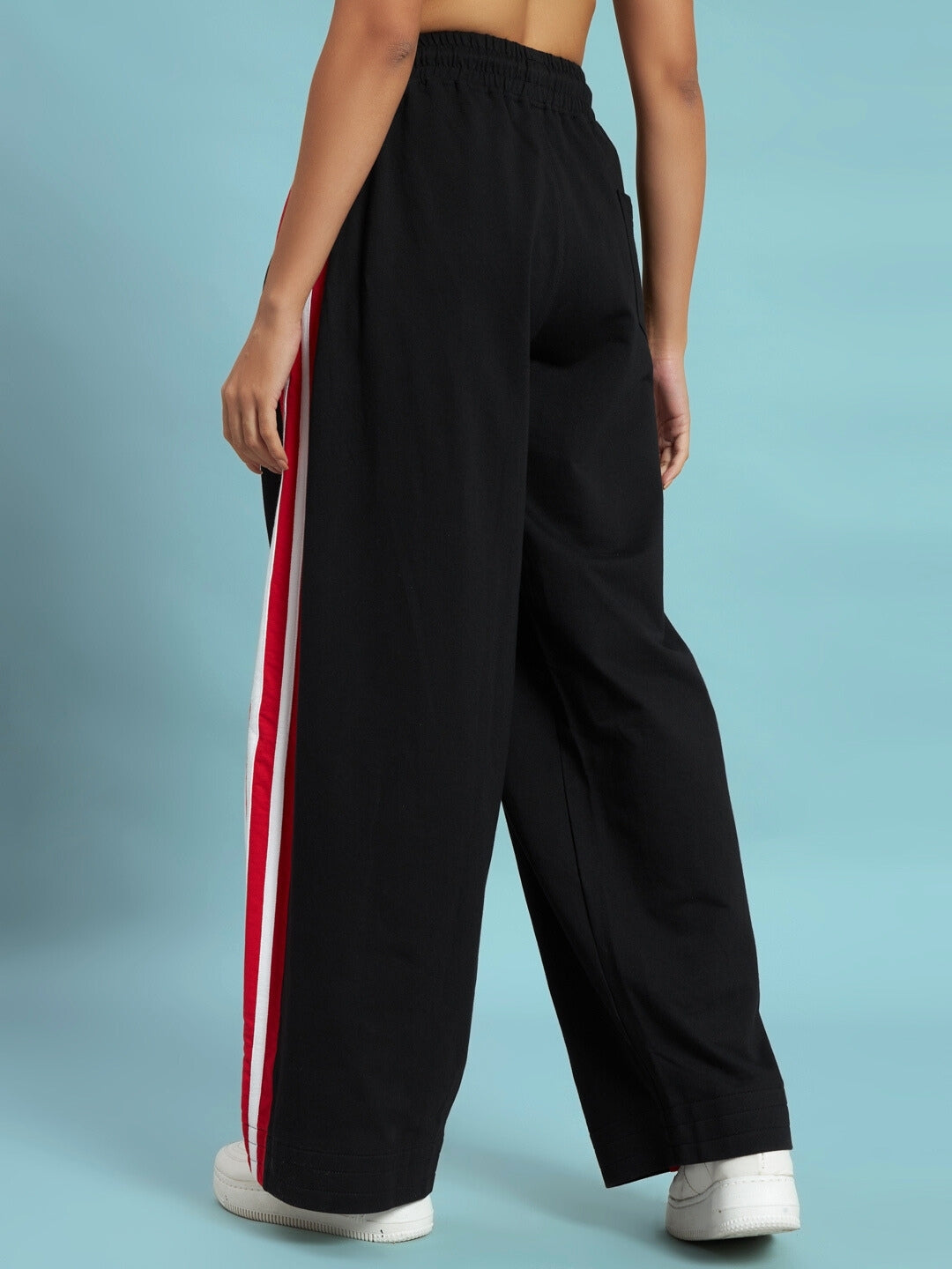 WOMEN'S MILANO RELAXED-FIT JOGGERS (BLACK-RED)