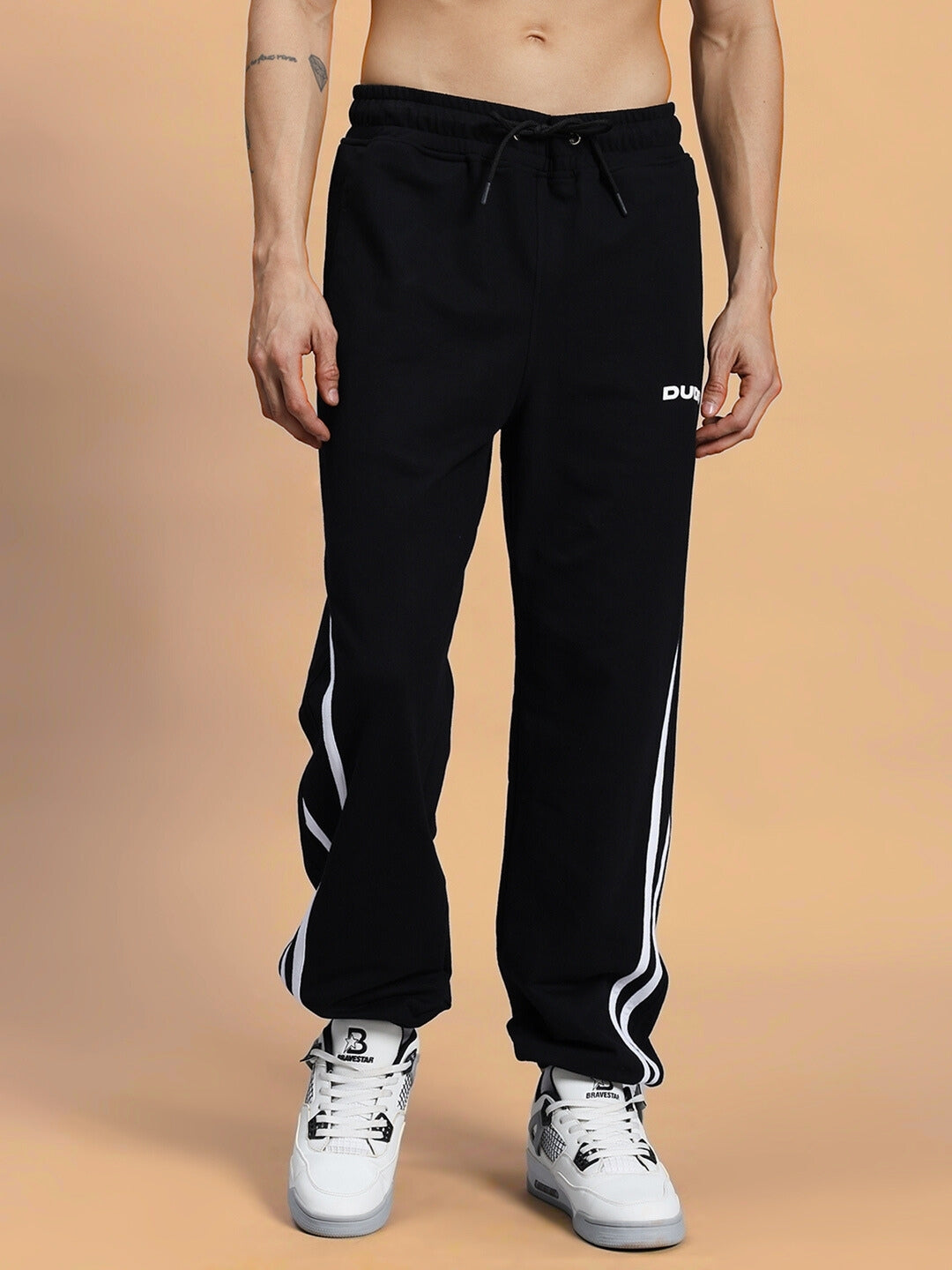 MEGASTAR 2 STRIPE JOGGER (BLACK)