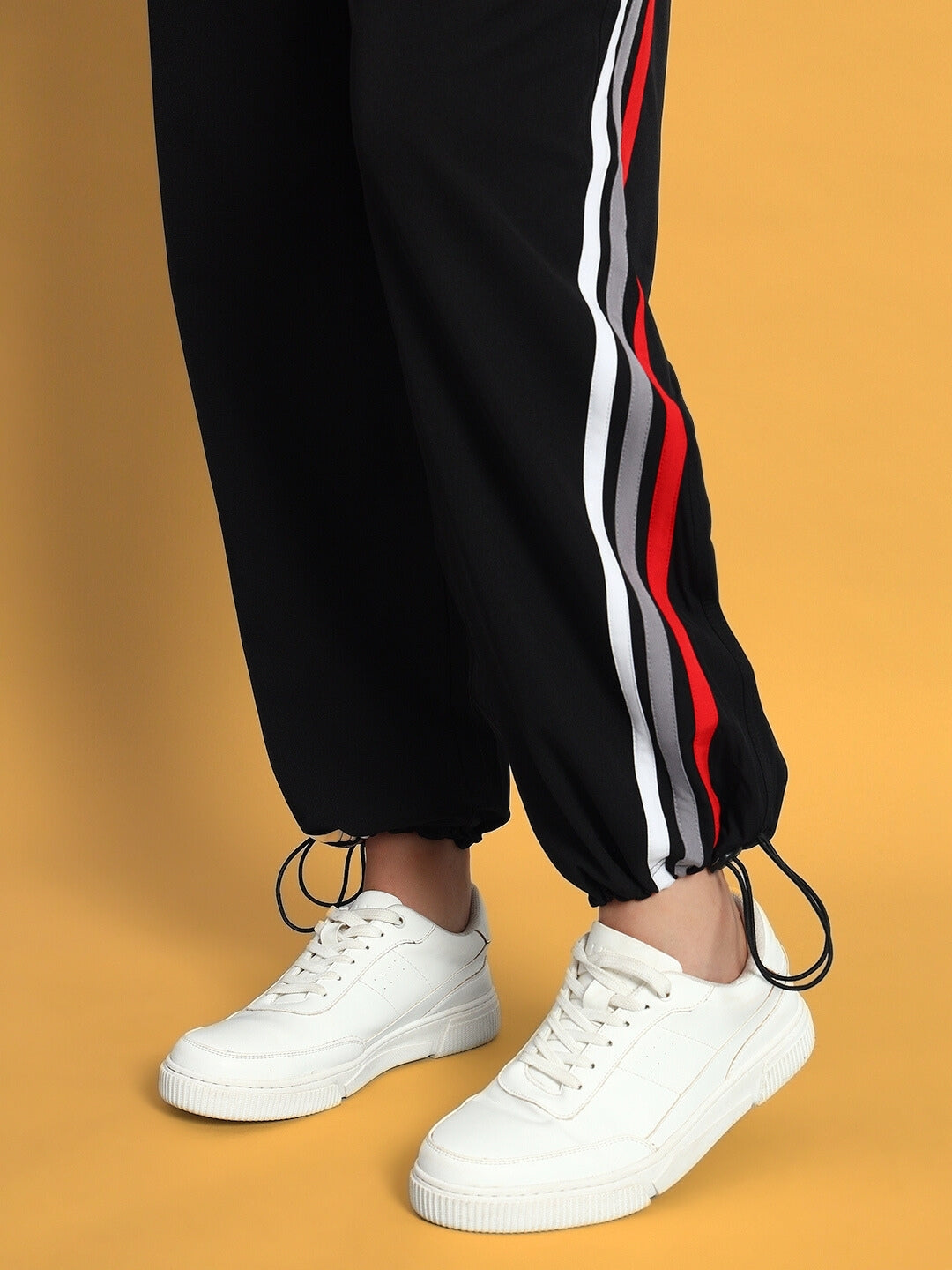 WOMEN'S DOBBIN RELAXED FIT JOGGER (BLACK)