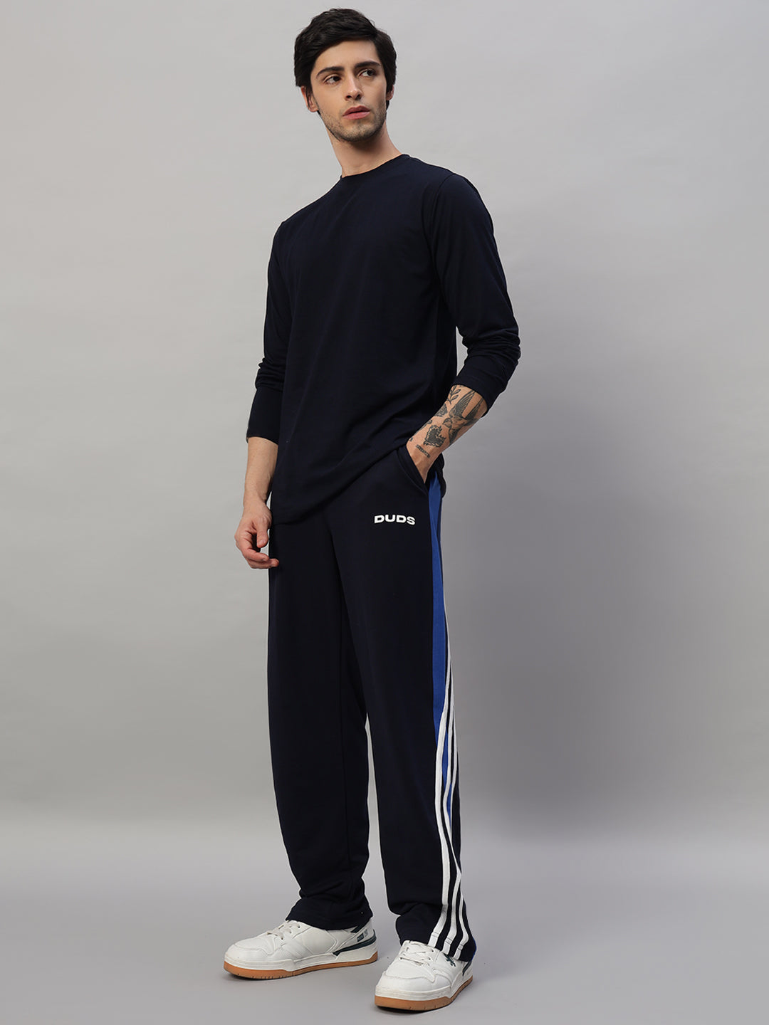TANGLE RELAXED-FIT JOGGERS (NAVY BLUE)