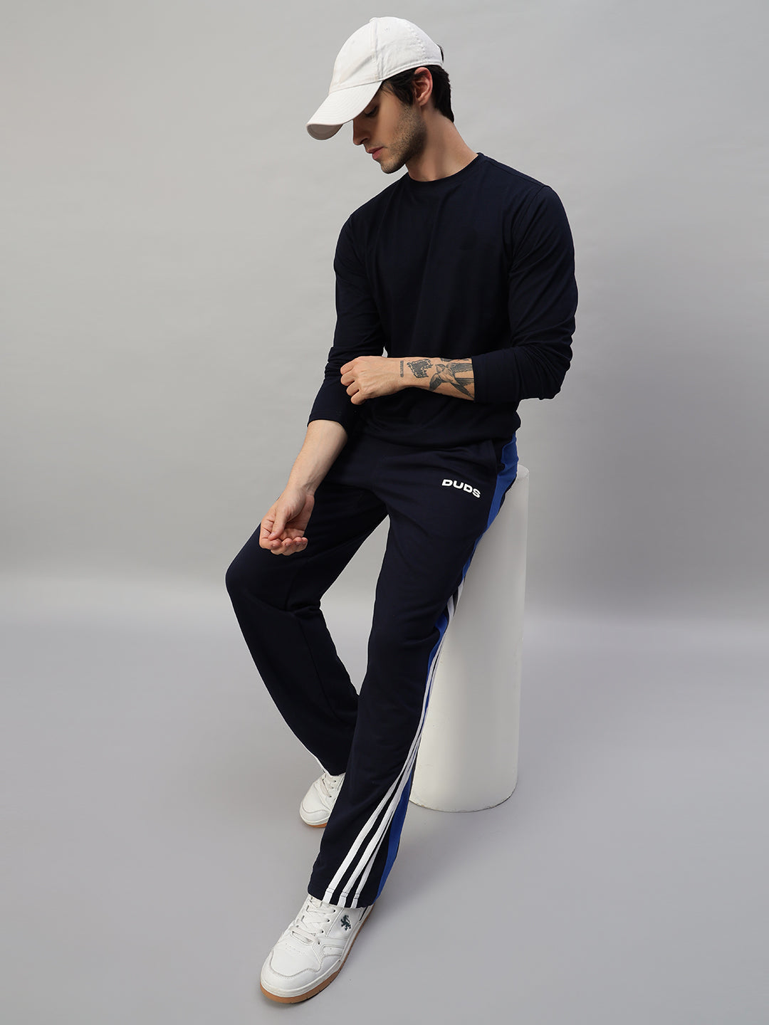 TANGLE RELAXED-FIT JOGGERS (NAVY BLUE)