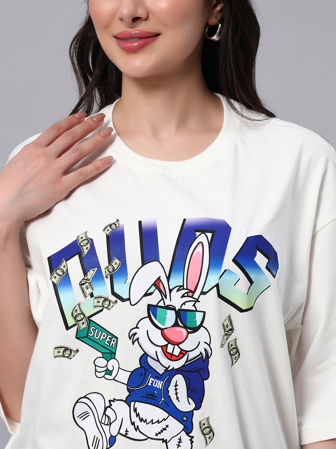WOMEN'S BUNNY BUGS OVERSIZED T-SHIRT (OFF-WHITE)