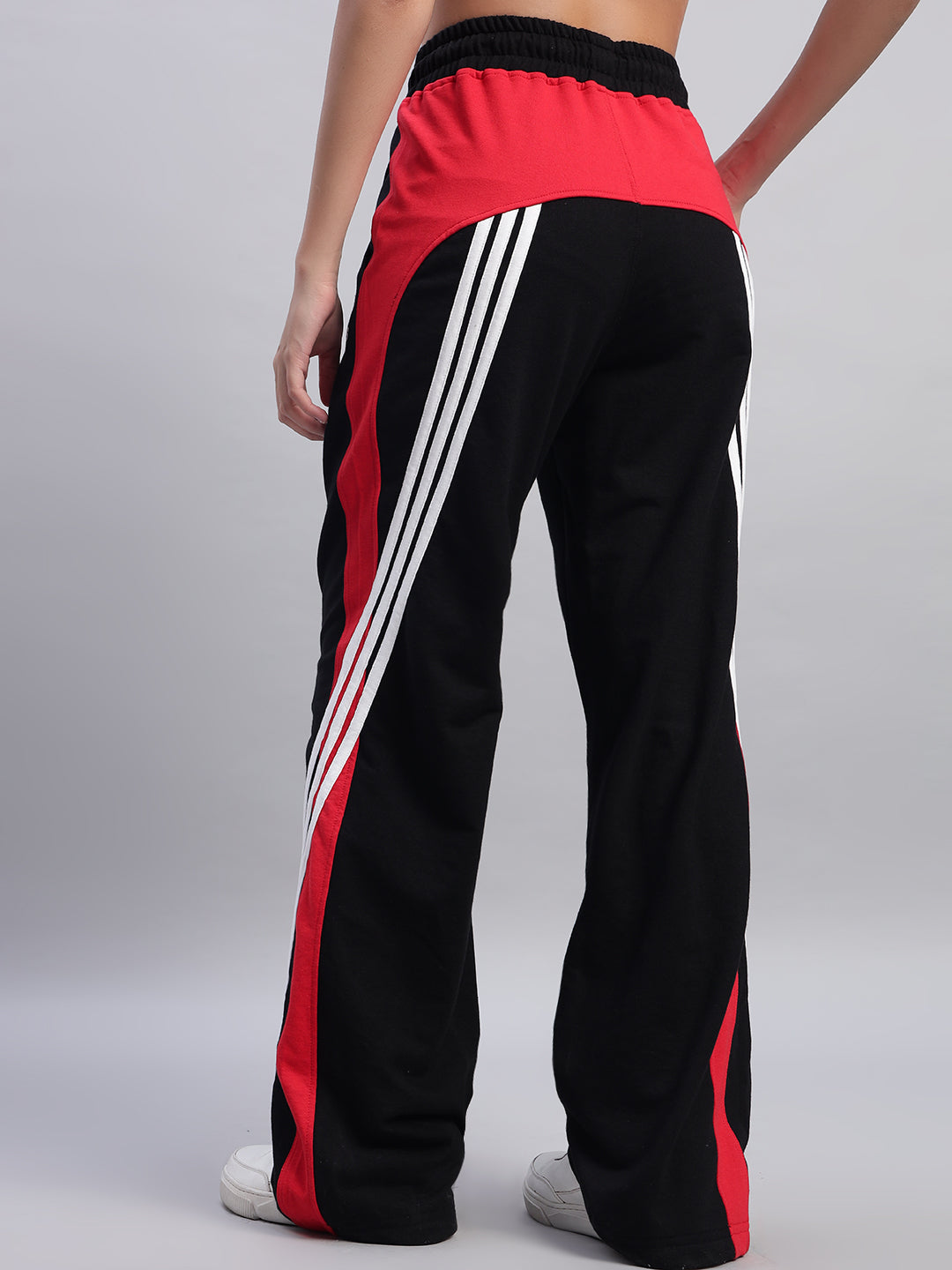 WOMEN'S TANGLE RELAXED-FIT JOGGERS (BLACK-RED)