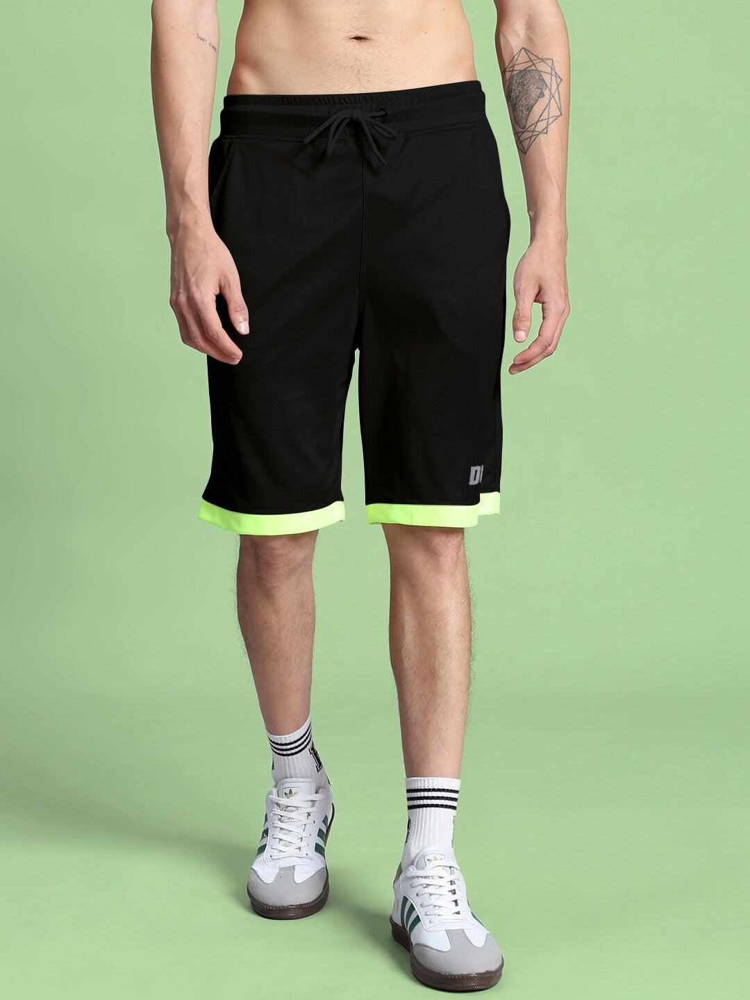 HOOKUP REFLECTOR REGULAR FIT SHORTS (BLACK)