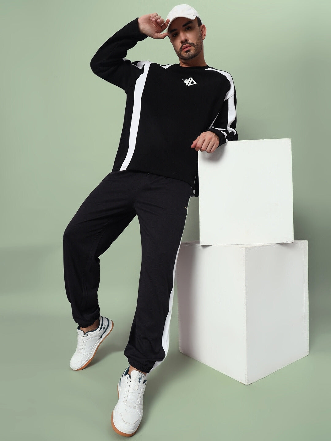 EUPHORIA JOGGERS (BLACK-WHITE)