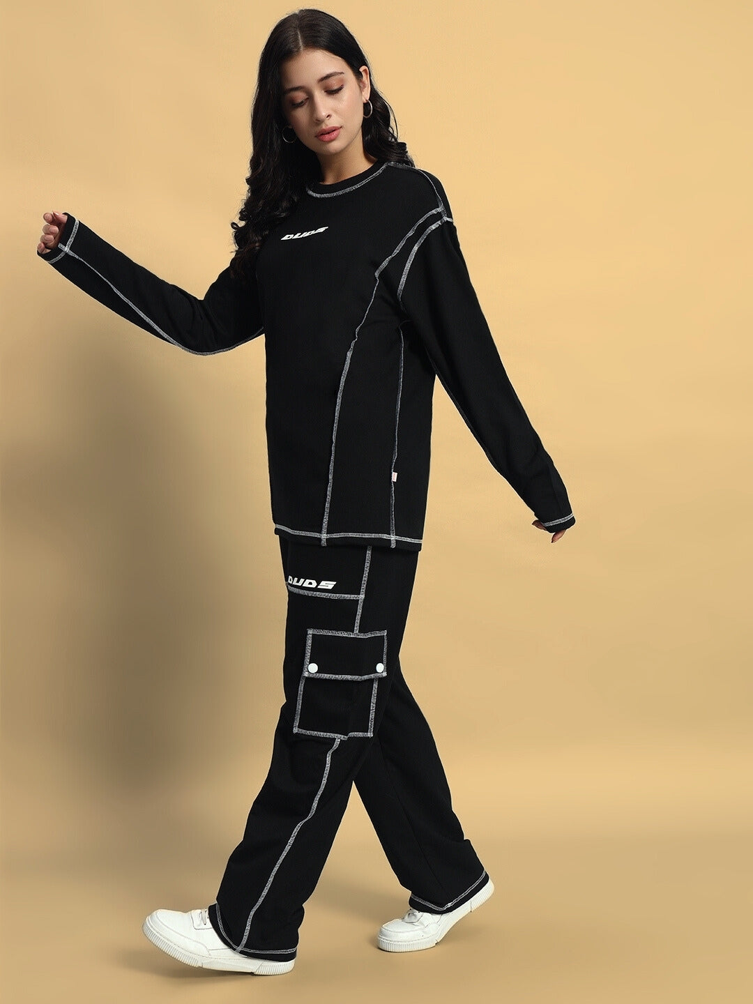 WOMEN'S DYNAMIC OVERSIZED SWEATSHIRT (BLACK)