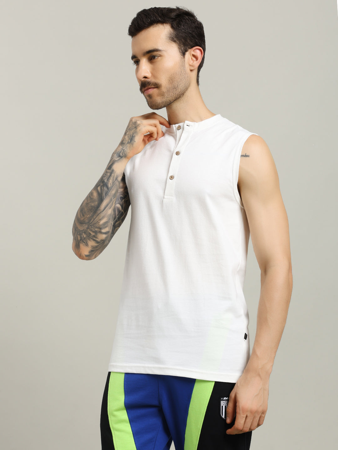 OLIN REGULAR FIT T-SHIRT (OFF-WHITE)