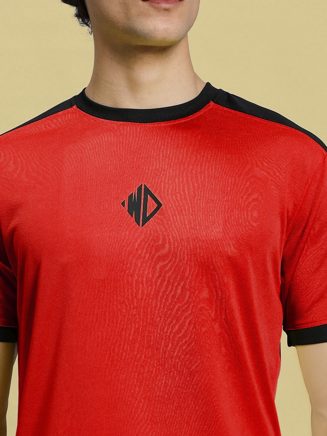 SHERPA REGULAR FIT T-SHIRT (RED)