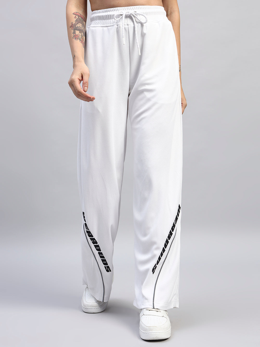 WOMEN'S CUBBY RELAXED FIT BAGGY JOGGERS (WHITE)