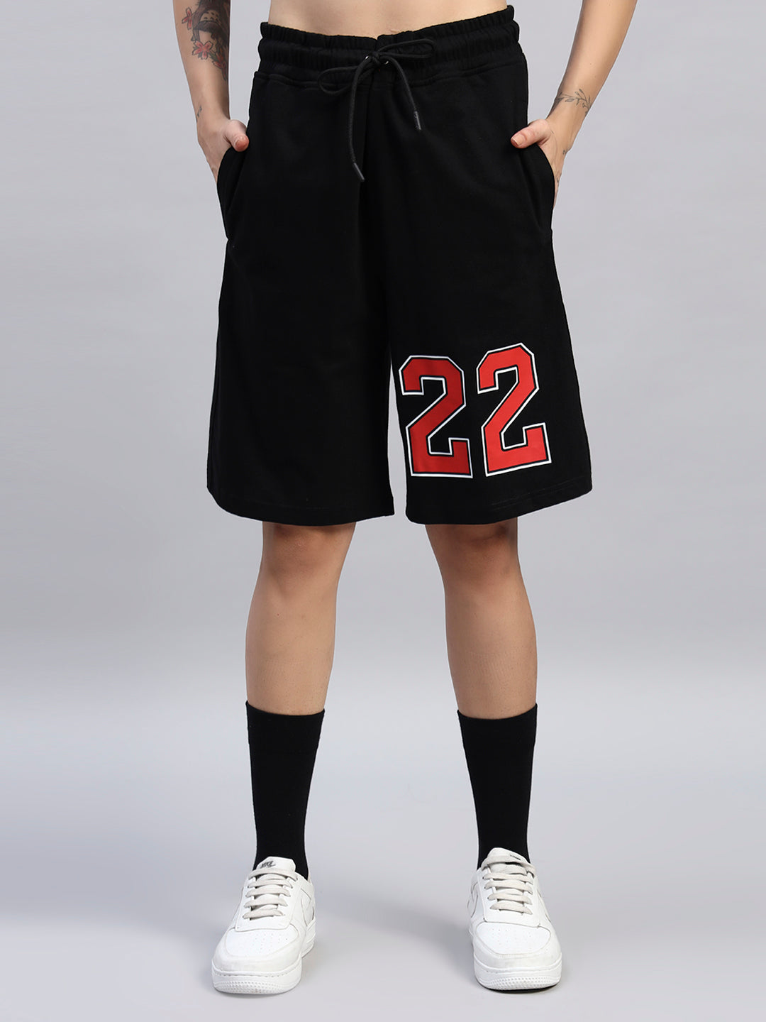 WOMEN'S AMIGA REGULAR FIT SHORTS (BLACK)