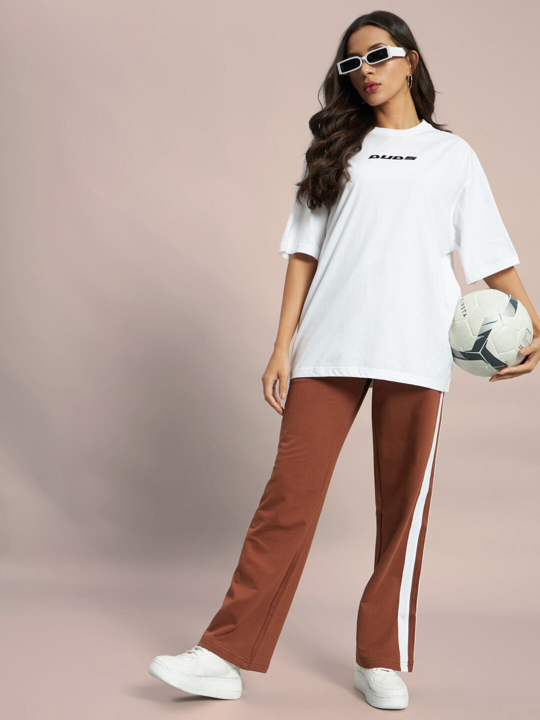 WOMEN'S FUTURE ICON 2 STRIPE JOGGER (BROWN)