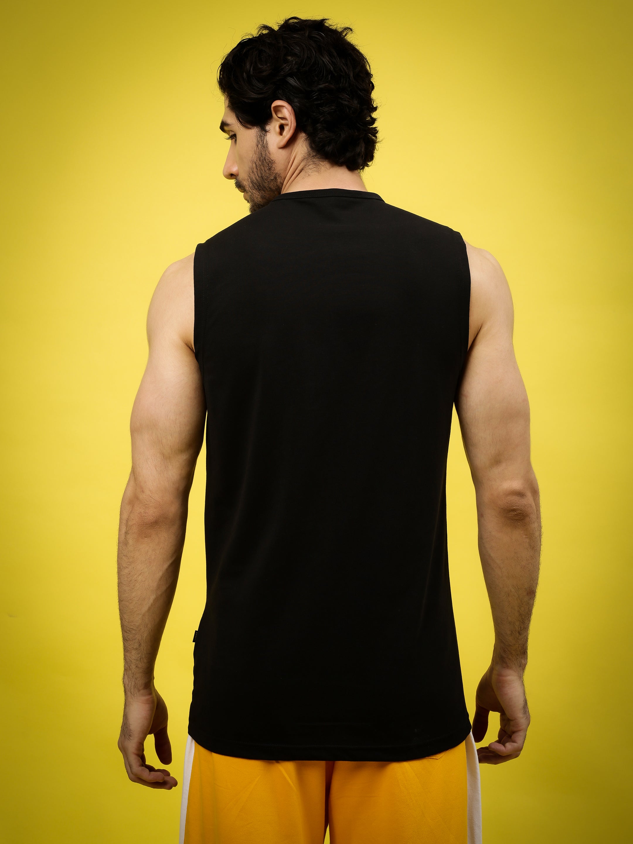 PINNACLE REGULAR FIT T-SHIRT (BLACK)
