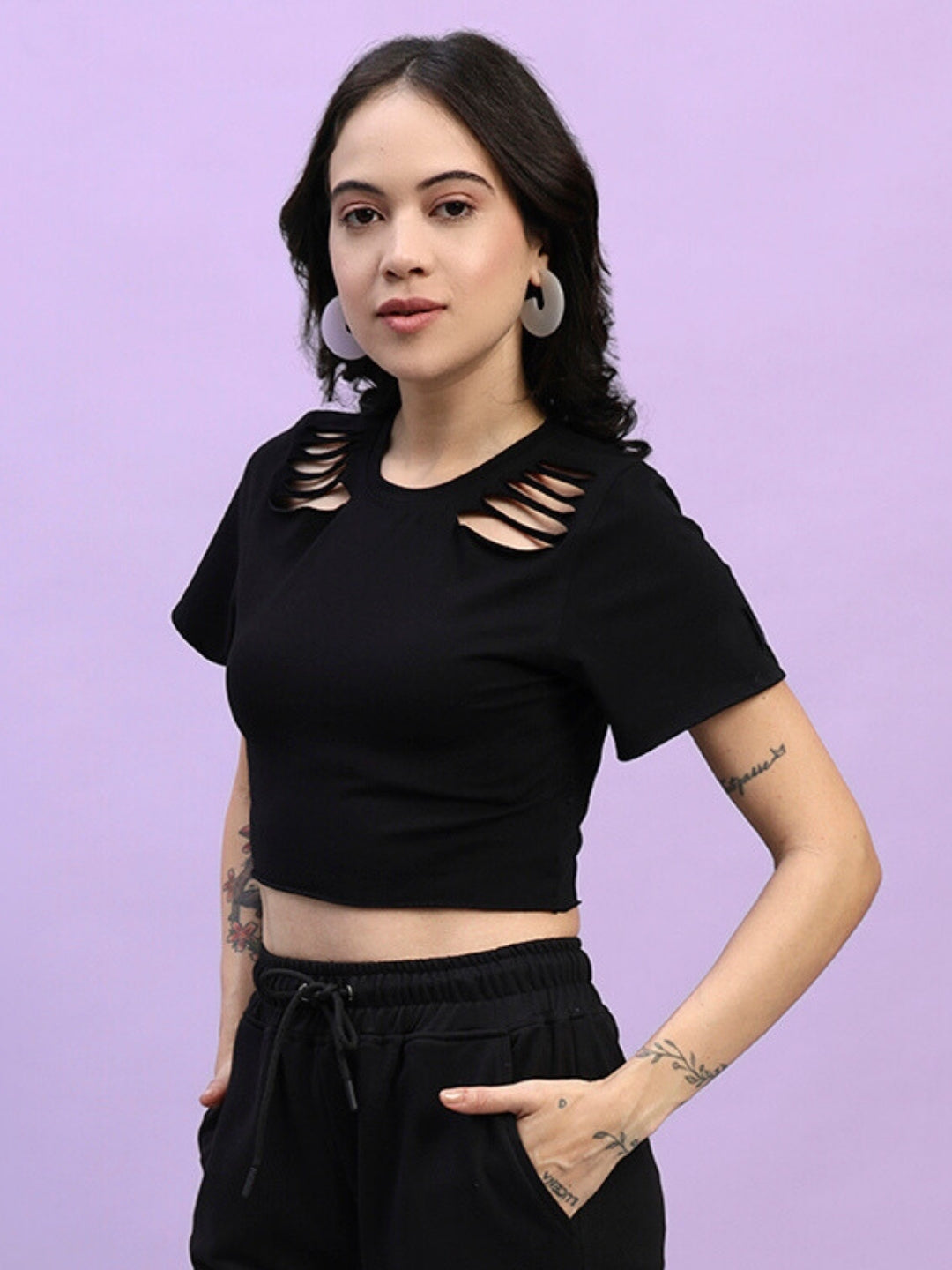 WOMEN'S COZY CROP-TOP (BLACK)