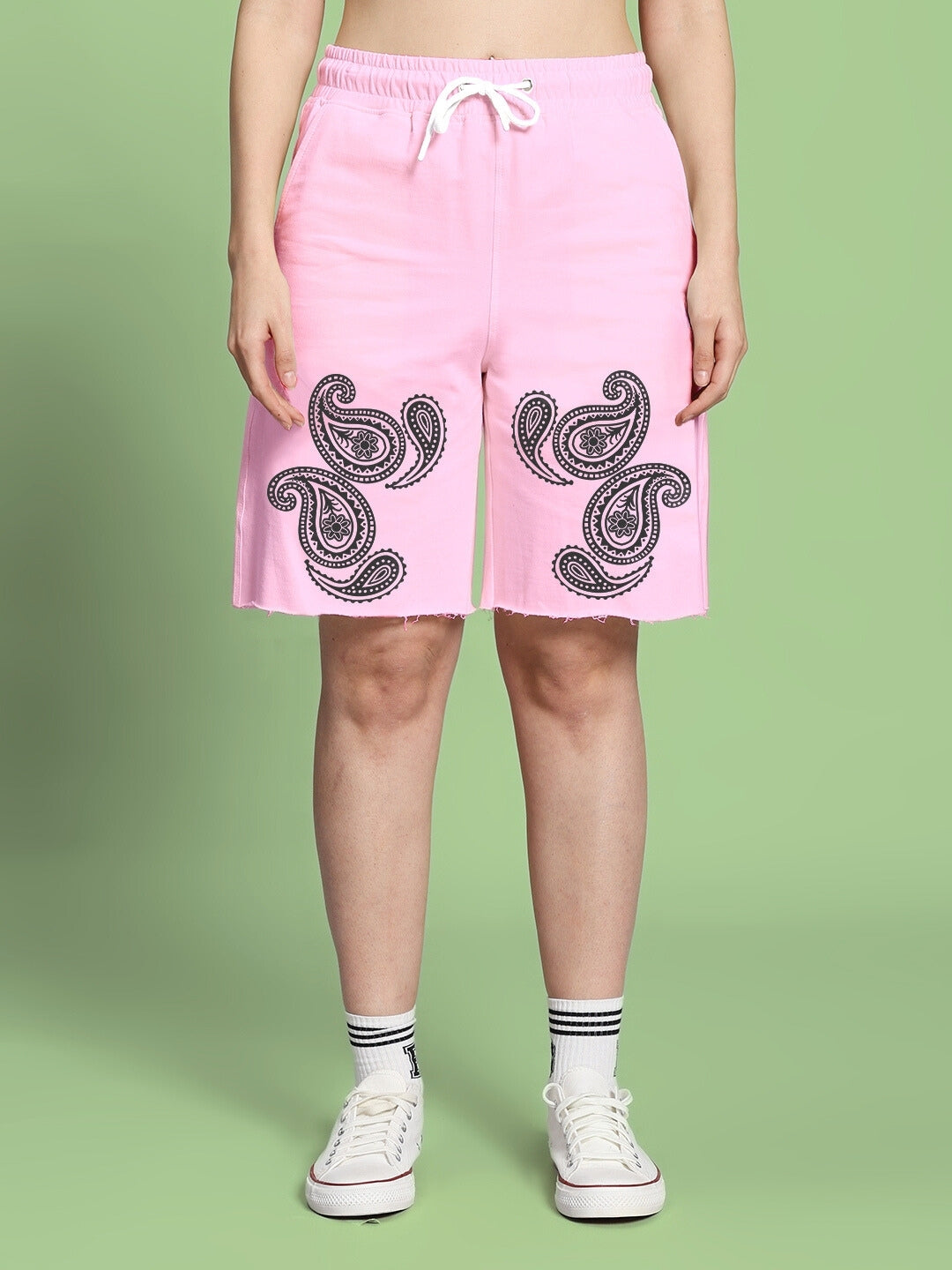 WOMEN'S MESSI PAISLEY PRINT REGULAR FIT SHORTS (PINK)