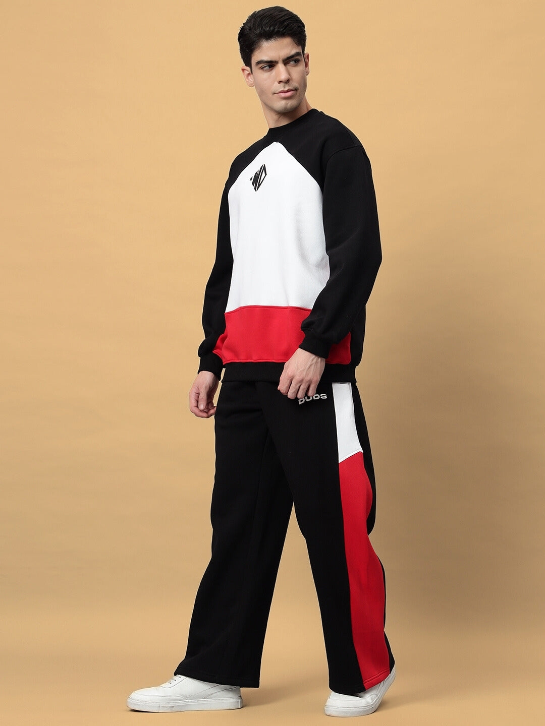 WD FERVID COLORBLOCK SWEATSHIRT (BLACK)