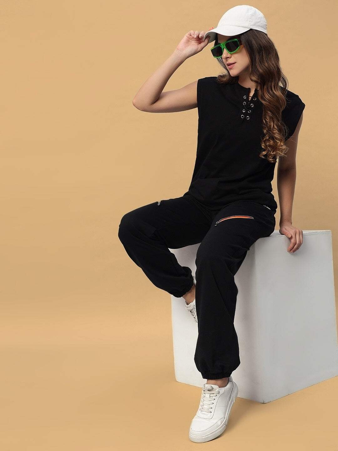 WOMEN'S SQUALL JOGGERS (BLACK)