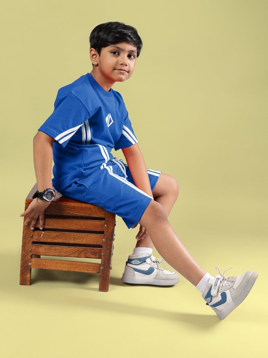 OUTLOOK SHORTS FOR BOYS & GIRLS (BLUE)