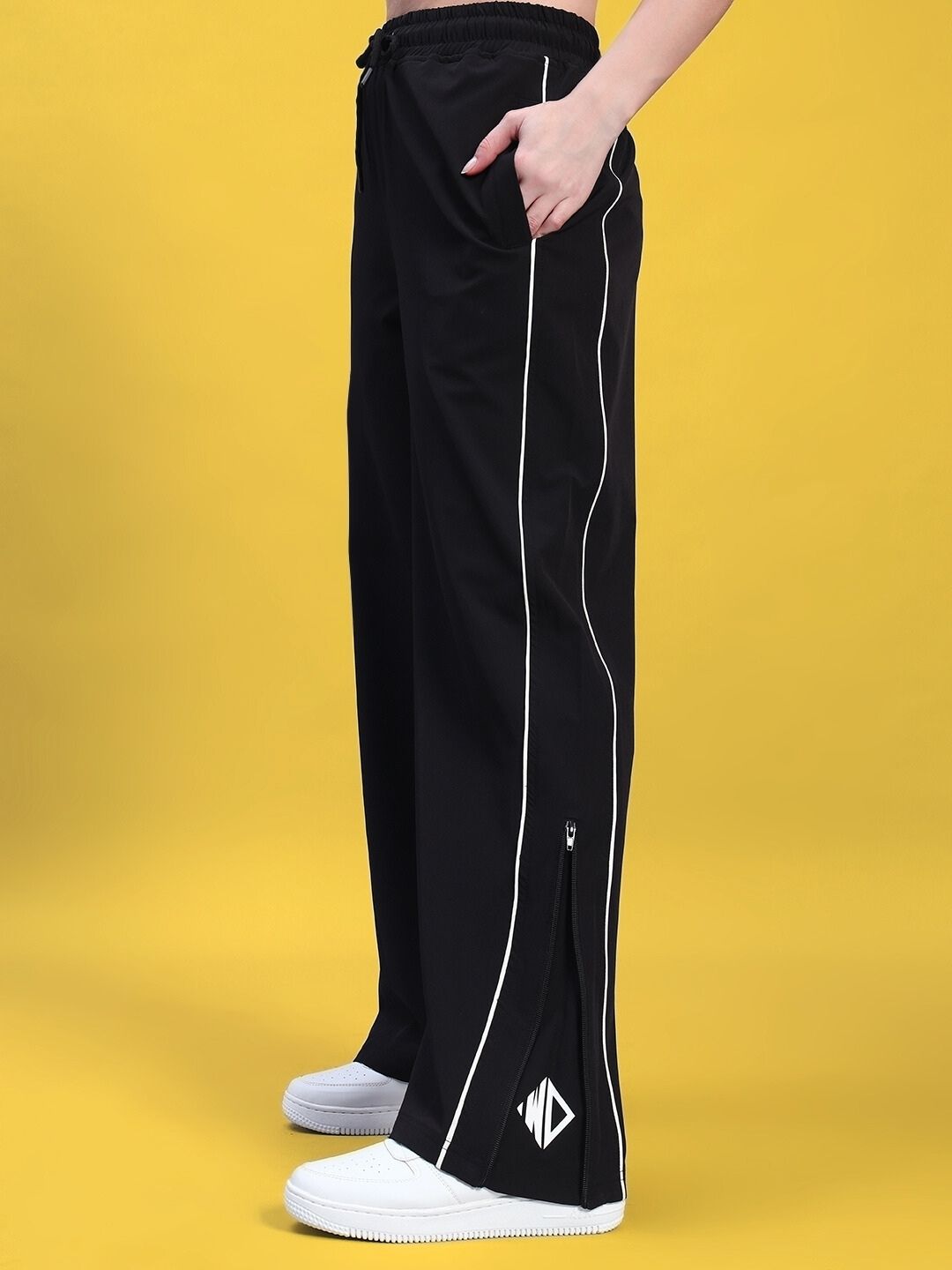 WOMEN'S RELIGHT RELAXED-FIT JOGGERS (BLACK)