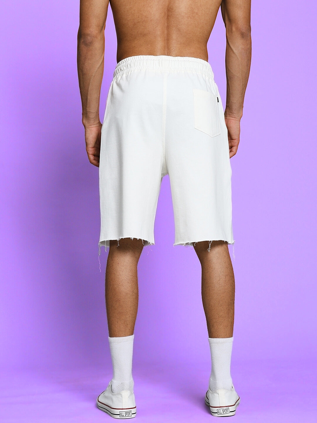BLAZE BULLS PRINT REGULAR FIT SHORTS (OFF WHITE)