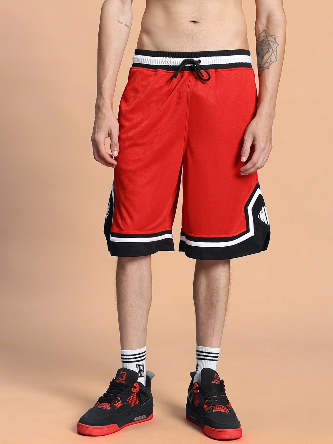 ARMADO REGULAR FIT SHORTS (RED)