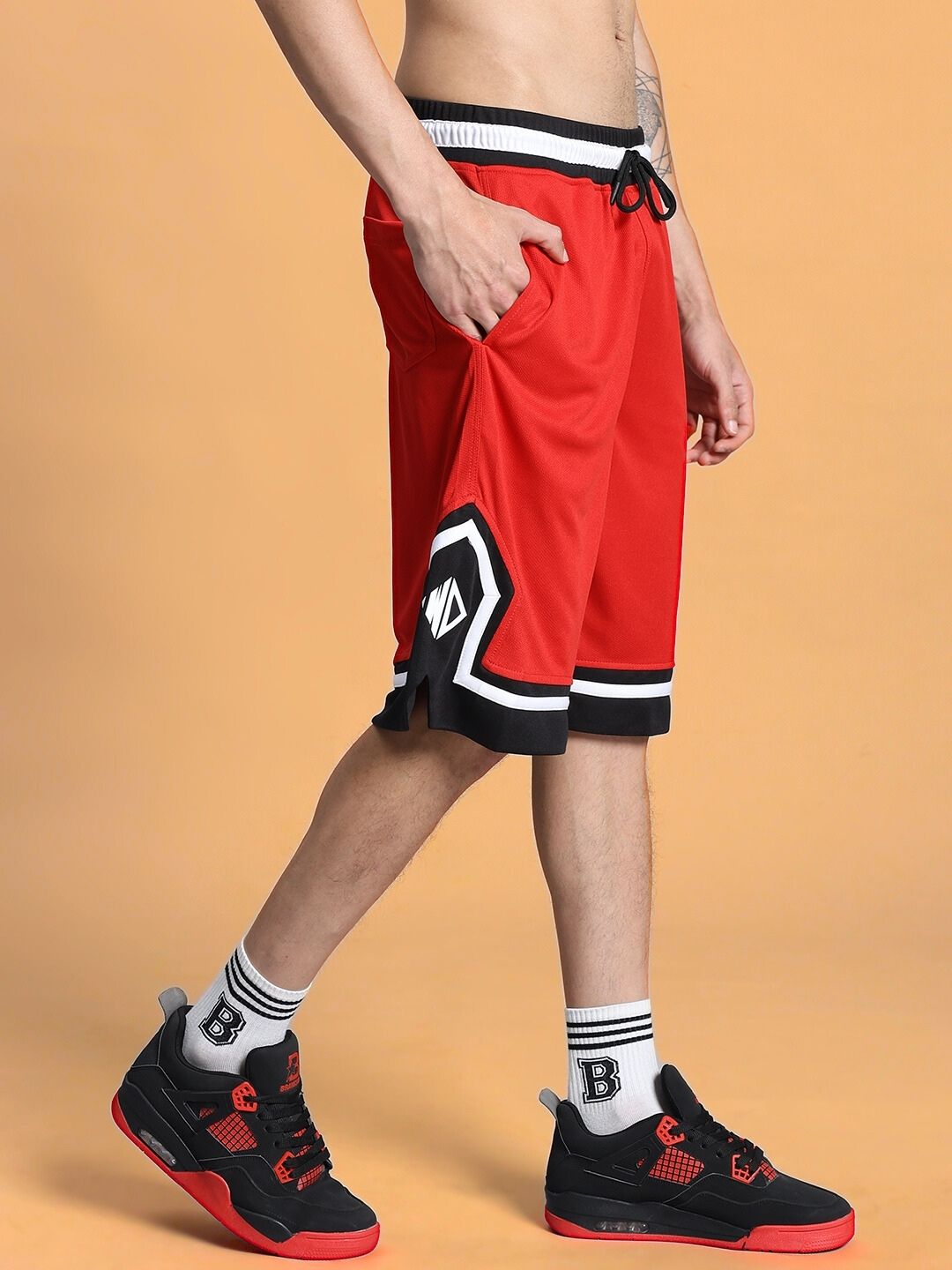 ARMADO REGULAR FIT SHORTS (RED)