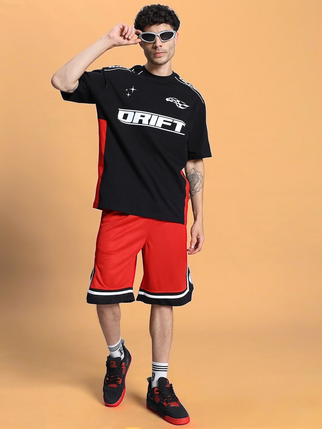 ARMADO REGULAR FIT SHORTS (RED)