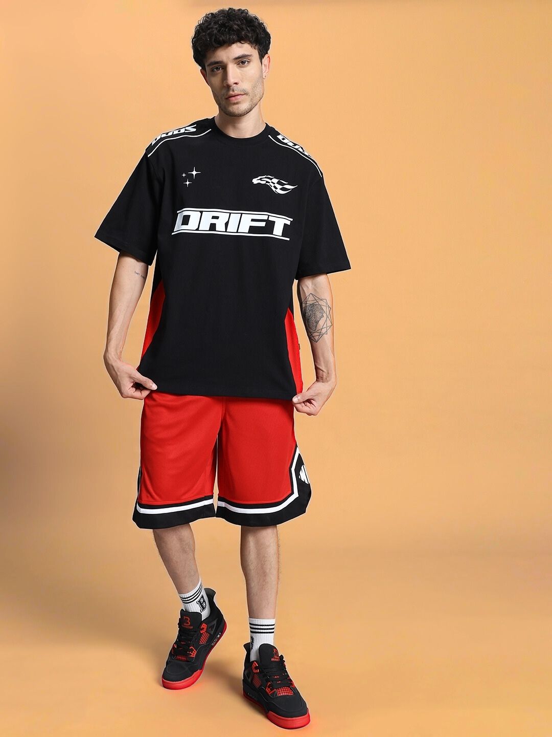ARMADO REGULAR FIT SHORTS (RED)